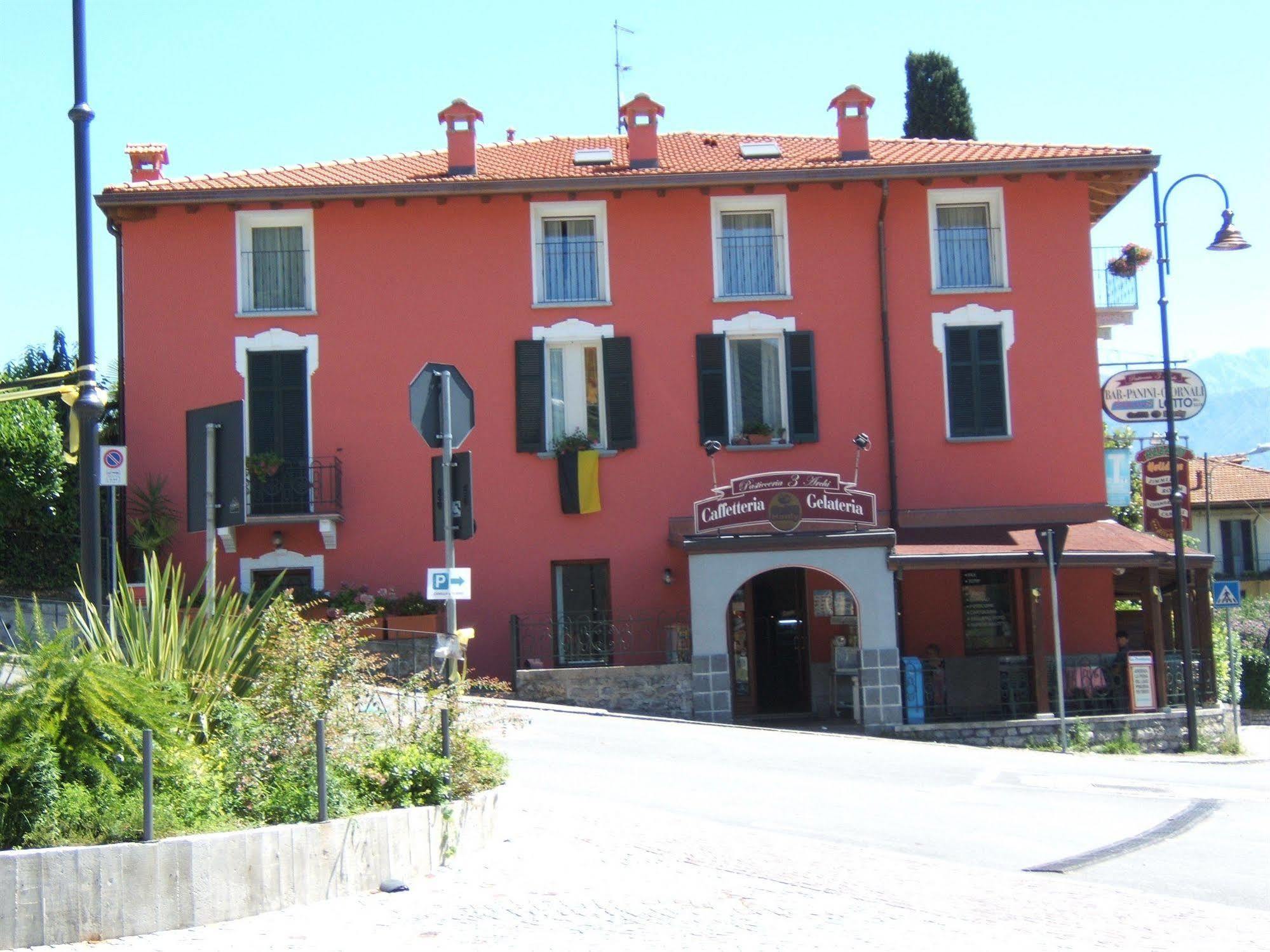 Azzano Holidays B&B Mezzegra Exterior foto